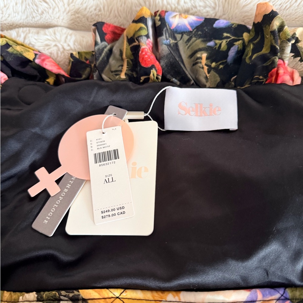 Selkie Black Floral Ruffled Shoulder Bag - Picture 4 of 5